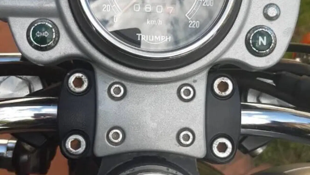 Triumph Scrambler (2006 - 17)  (5)