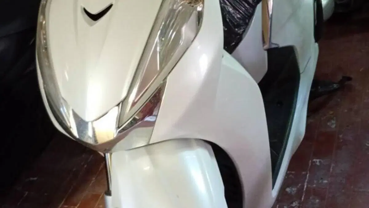 Honda SH 300 i ABS (2016 - 20)  (2)