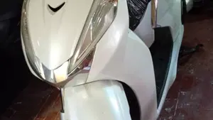 Honda SH 300 i ABS (2016 - 20)  (2)