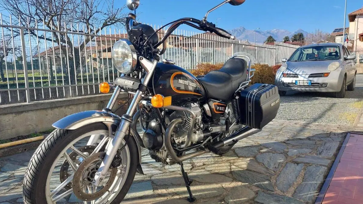 Moto Guzzi   (9)