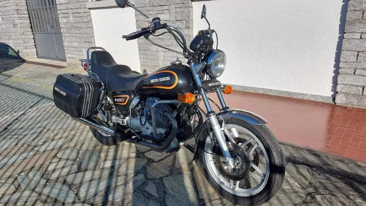Moto Guzzi   (11)