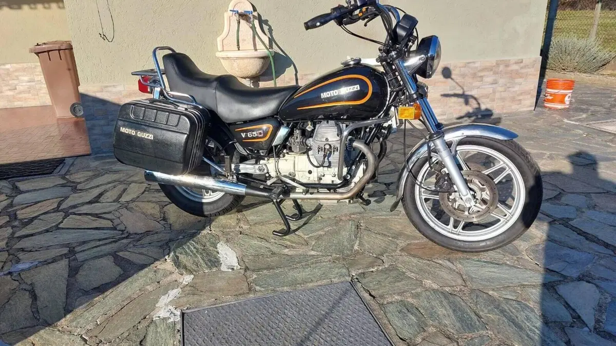 Moto Guzzi   (2)