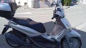 Piaggio Beverly 300 i.e. ABS-ASR (2016 - 20)  (5)
