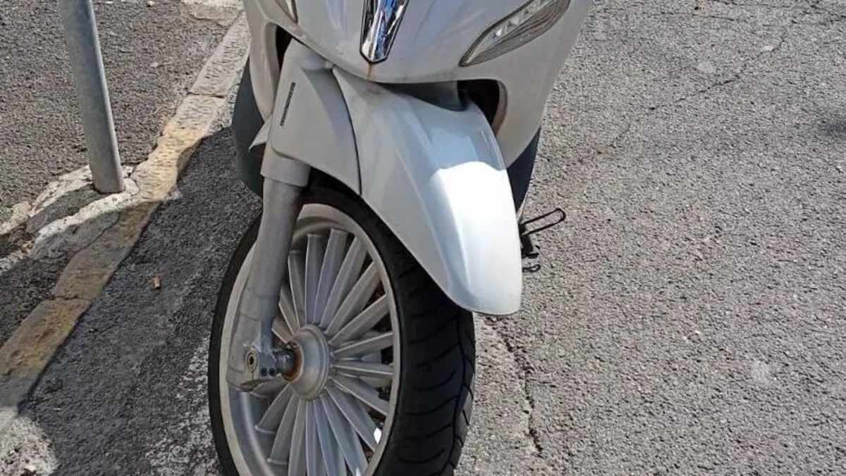 Piaggio Beverly 300 i.e. ABS-ASR (2016 - 20)  (10)