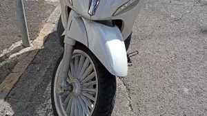 Piaggio Beverly 300 i.e. ABS-ASR (2016 - 20)  (10)