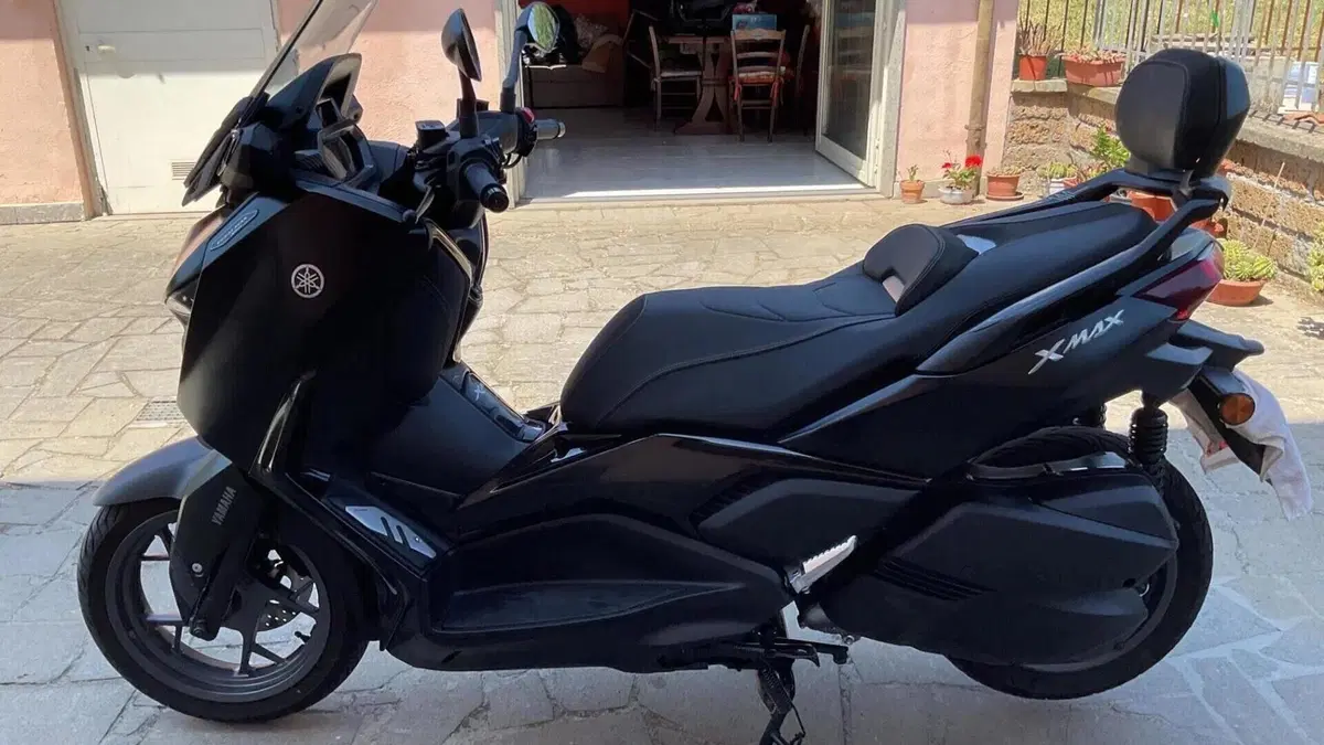 Yamaha X-Max 300 (2021 - 24)  (2)