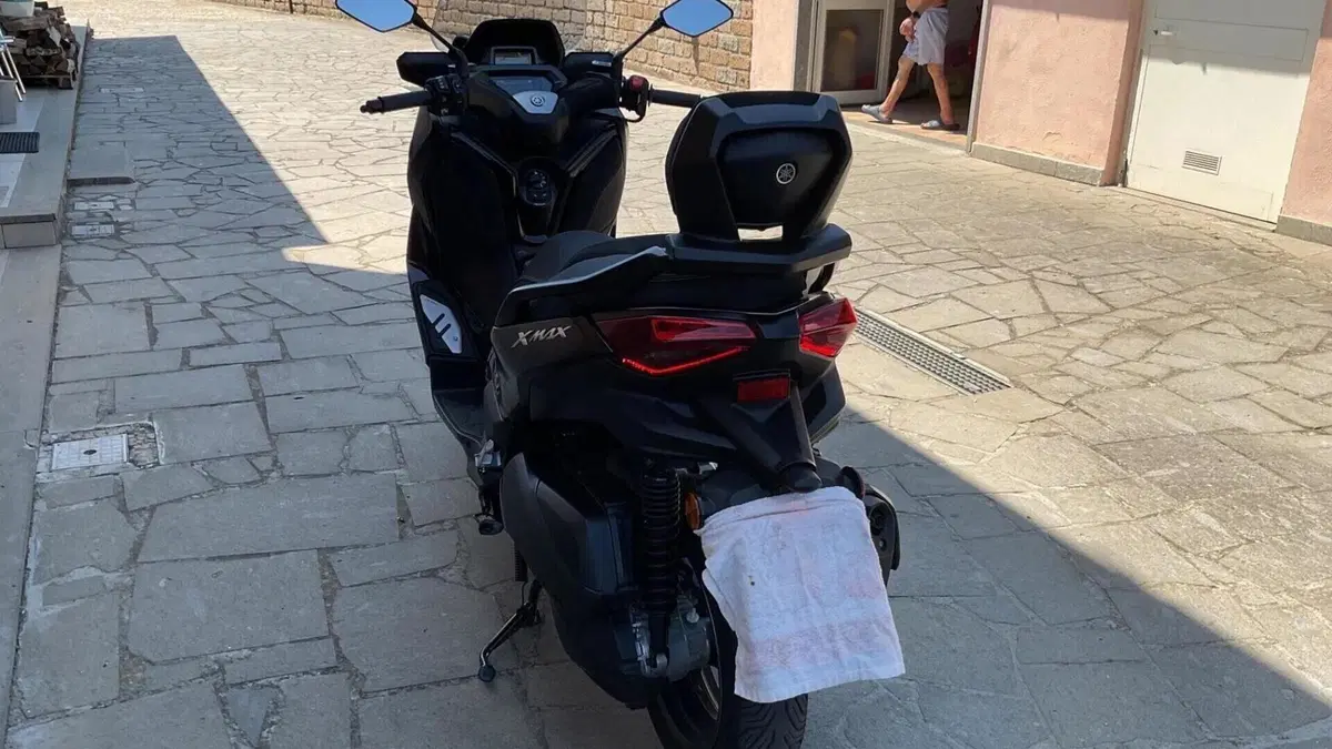Yamaha X-Max 300 (2021 - 24)  (3)