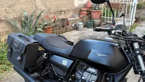 Moto Guzzi V7 Special (2021 - 24)  (4)