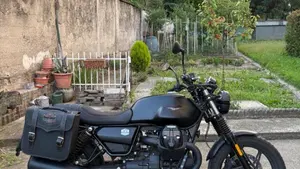 Moto Guzzi V7 Special (2021 - 24)  (6)