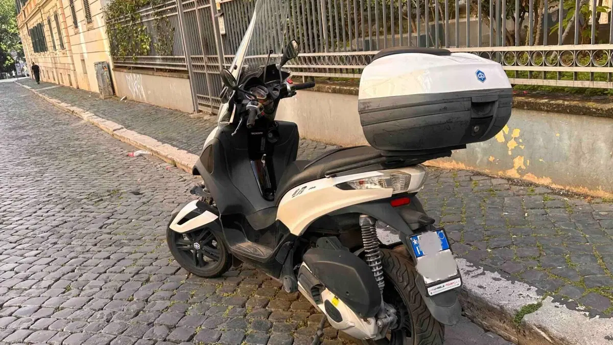 Piaggio Mp3 300 ie Yourban ERL (2011 - 17)  (3)