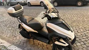 Piaggio Mp3 300 ie Yourban ERL (2011 - 17)  (5)