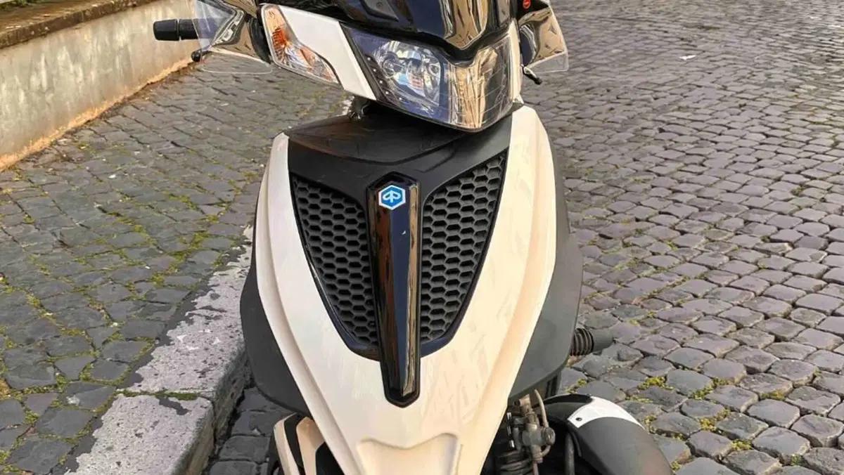 Piaggio Mp3 300 ie Yourban ERL (2011 - 17)  (6)