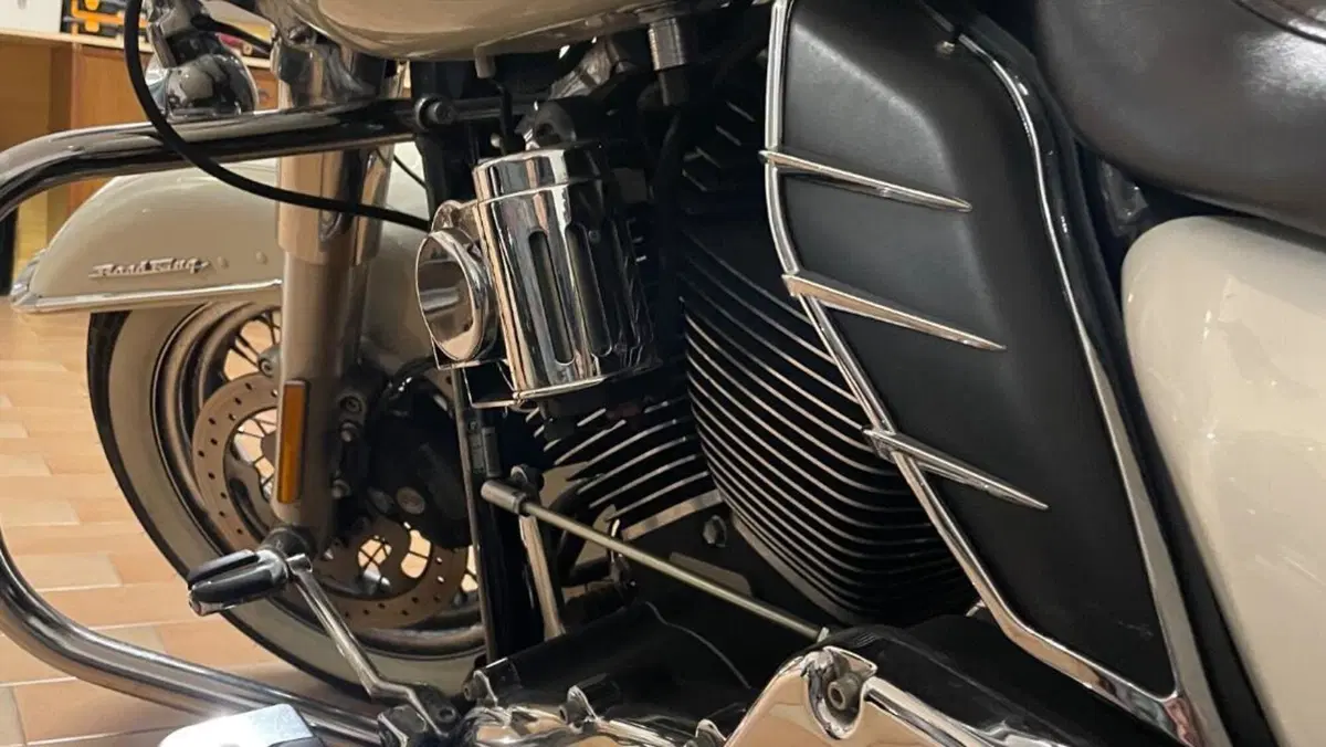 Harley-Davidson 103 Road King Classic (2014 - 16) - FLHRC  (18)