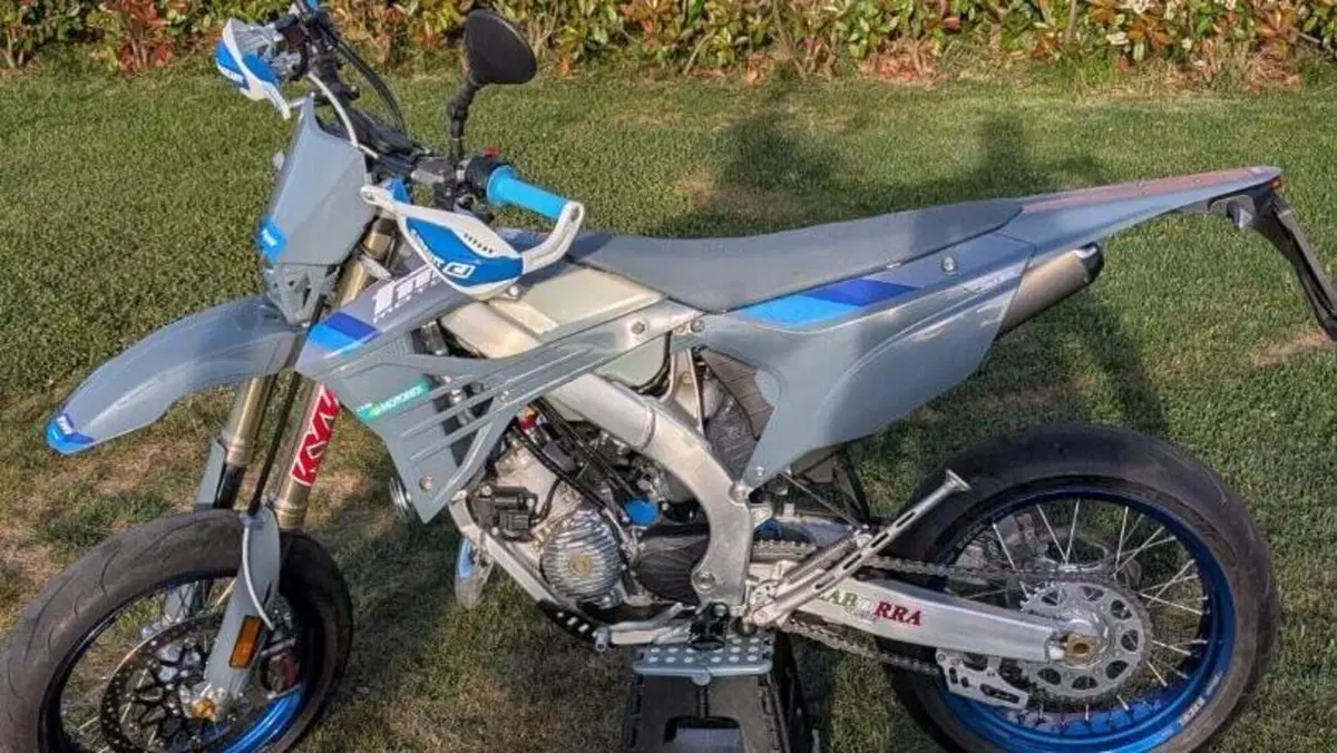 Tm Moto EN 125 ES Fi 2T (2025)  (2)
