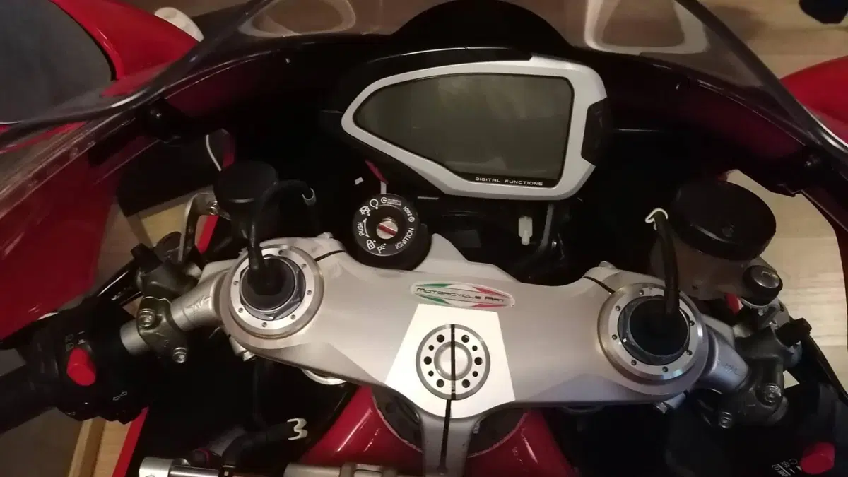 MV Agusta F4 1000 RR (2012 - 15)  (8)
