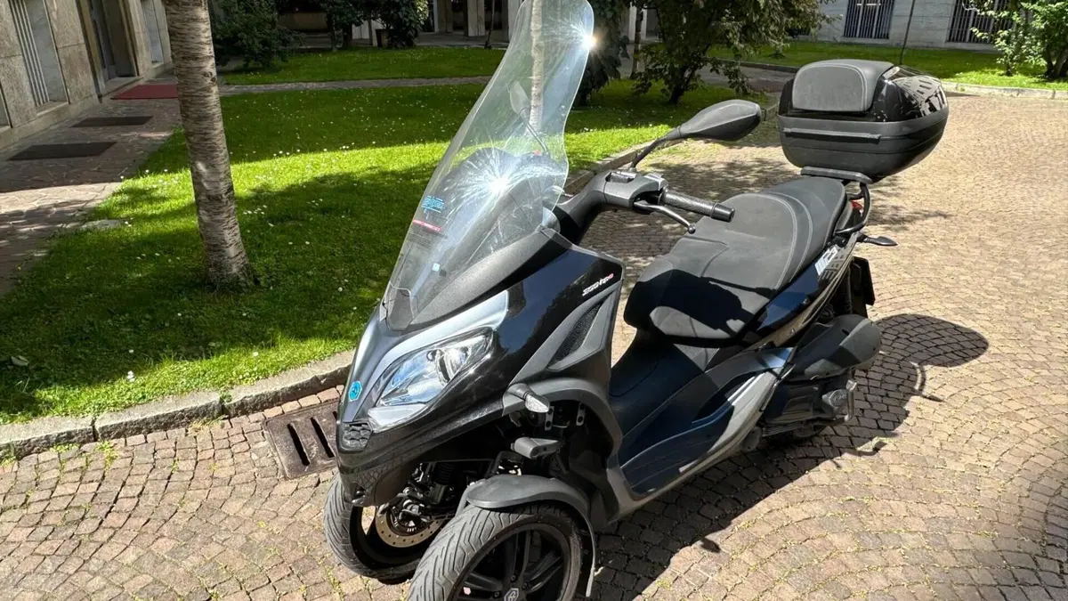 Piaggio Mp3 300 Hpe (2019 - 20)  (2)