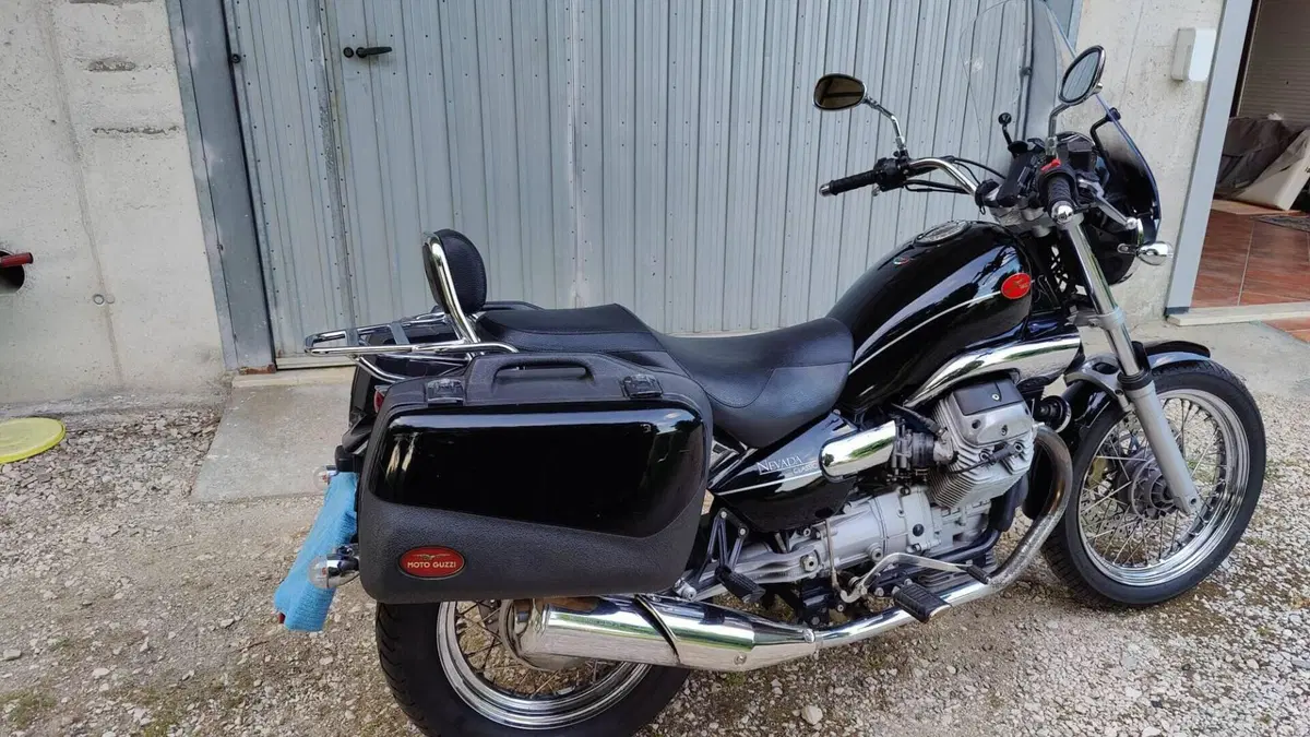 Moto Guzzi Nevada 750 Classic (2008 - 15)  (2)