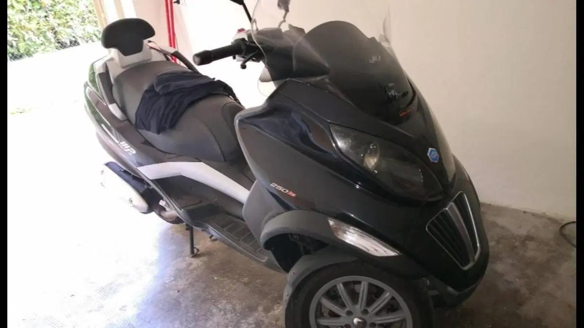 Piaggio MP3 250 i.e. 