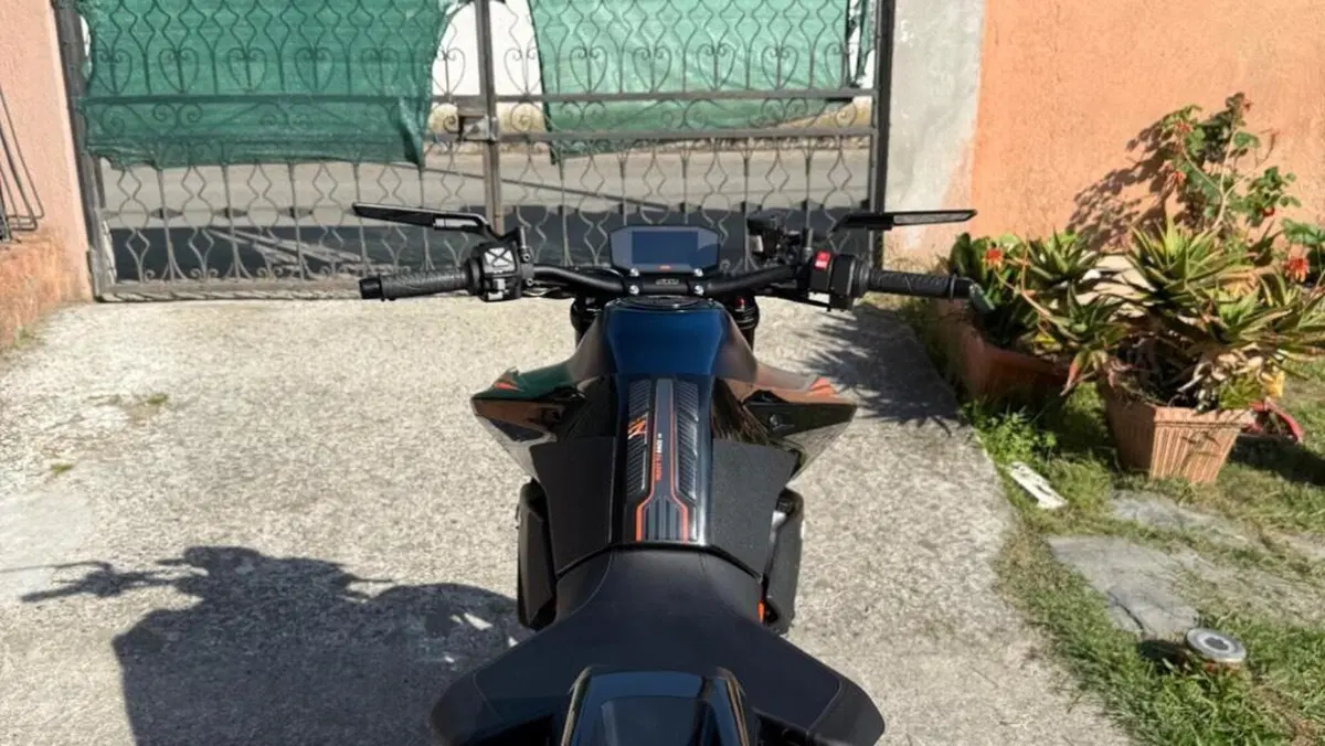 KTM 890 Duke R (2022 - 23)  (4)