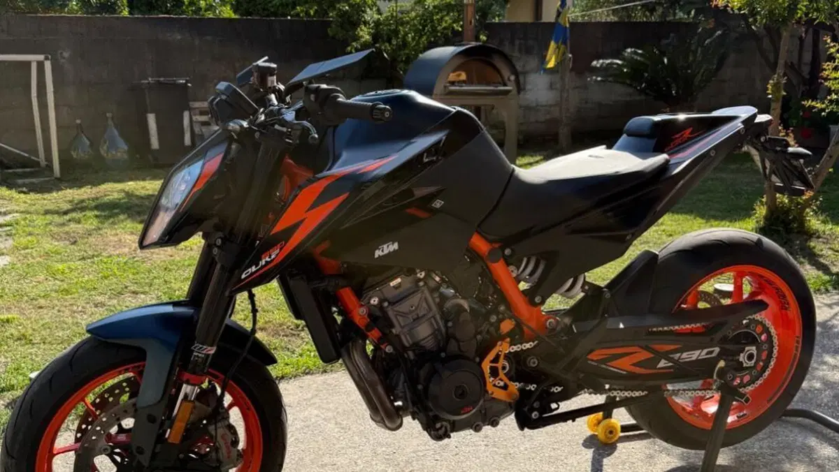 KTM 890 Duke R (2022 - 23)  (2)