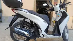 Honda SH 150i ABS (2013 - 16)  (2)