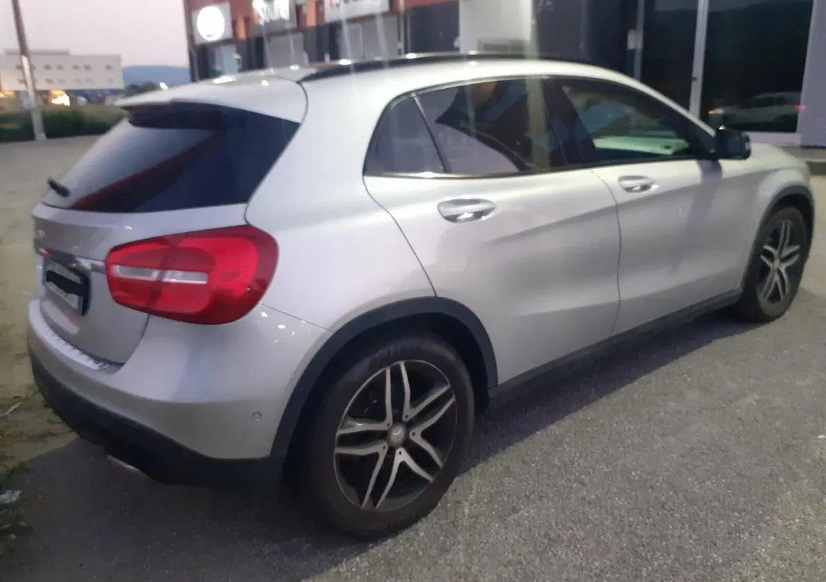 Mercedes-Benz GLA SUV 180 d Automatic Enduro (5)