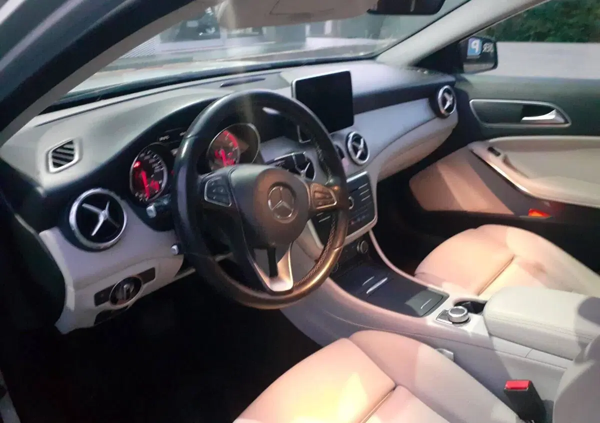 Mercedes-Benz GLA SUV 180 d Automatic Enduro (6)