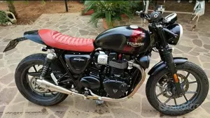 Triumph Street Twin 900 (2016) 