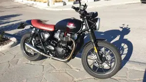Triumph Street Twin 900 (2016)  (8)