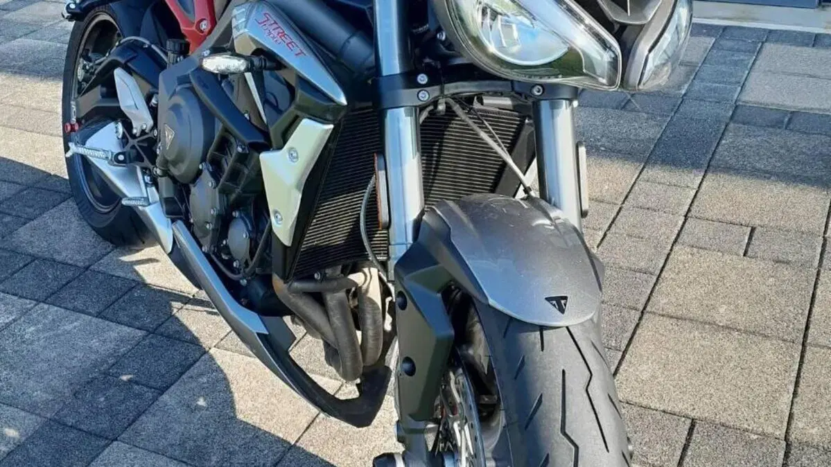 Triumph Street Triple RS (2020 - 22)  (2)