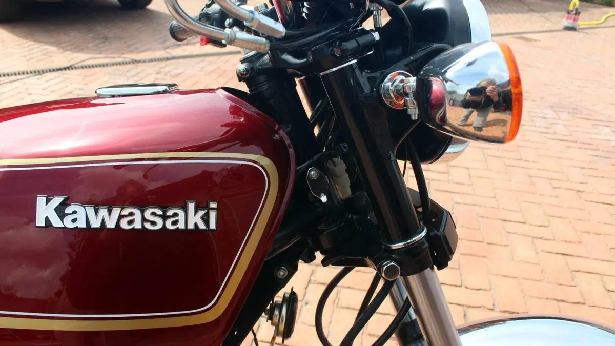 Kawasaki   (16)