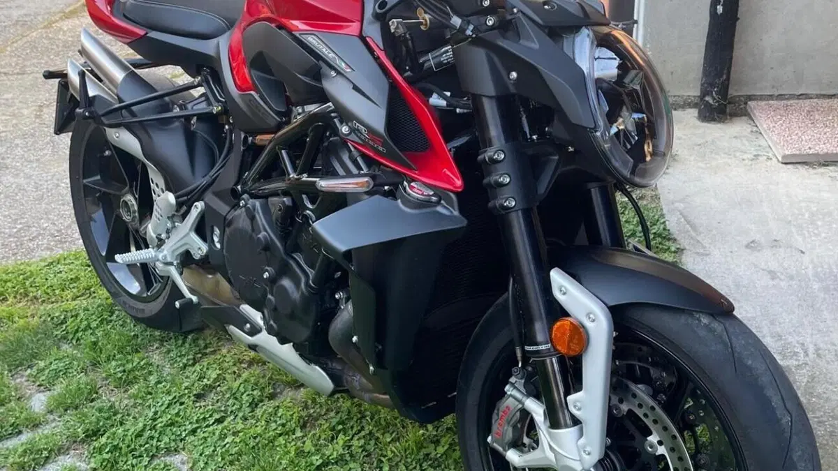 MV Agusta Brutale 1000 RS (2022 - 26)  (10)