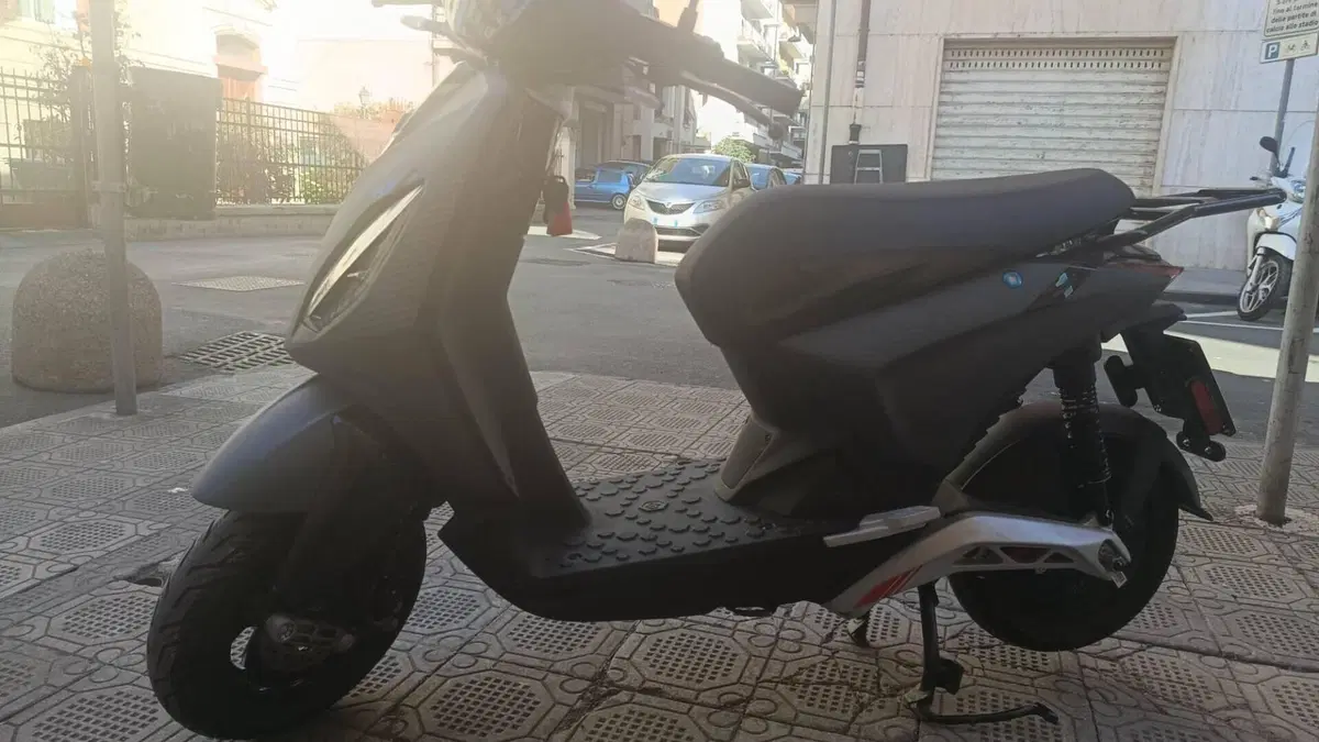 Piaggio 1 PMP (2022 - 23)  (2)