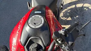 Ducati Monster 937 + (2021 - 25)  (2)