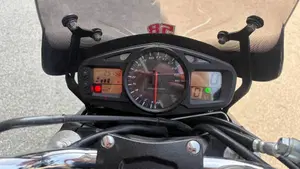 Suzuki GSR 600 (2006 - 11)  (3)