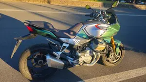 Moto Guzzi V100 Mandello S (2022 - 24)  (2)