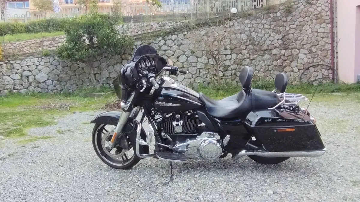 Harley-Davidson 107 Road King (2017) - FLHR  (2)