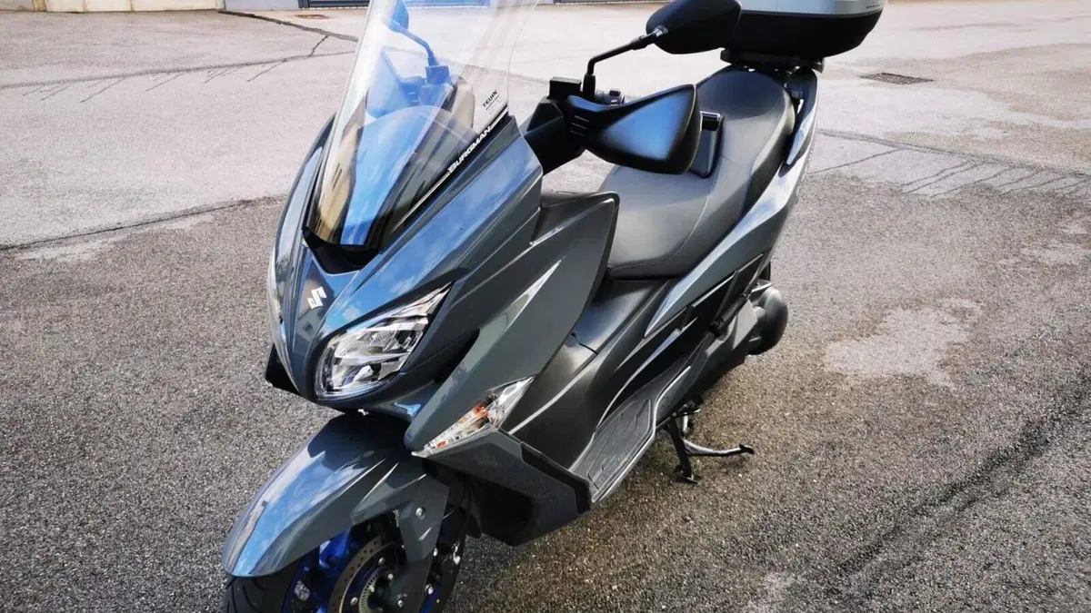 Suzuki Burgman 400 (2022 - 24)  (2)