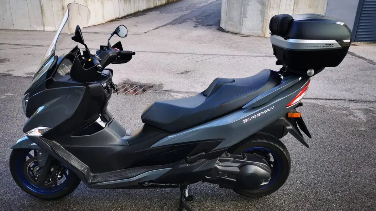 Suzuki Burgman 400 (2022 - 24)  (3)