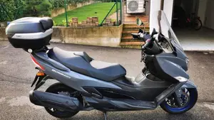 Suzuki Burgman 400 (2022 - 24)  (4)