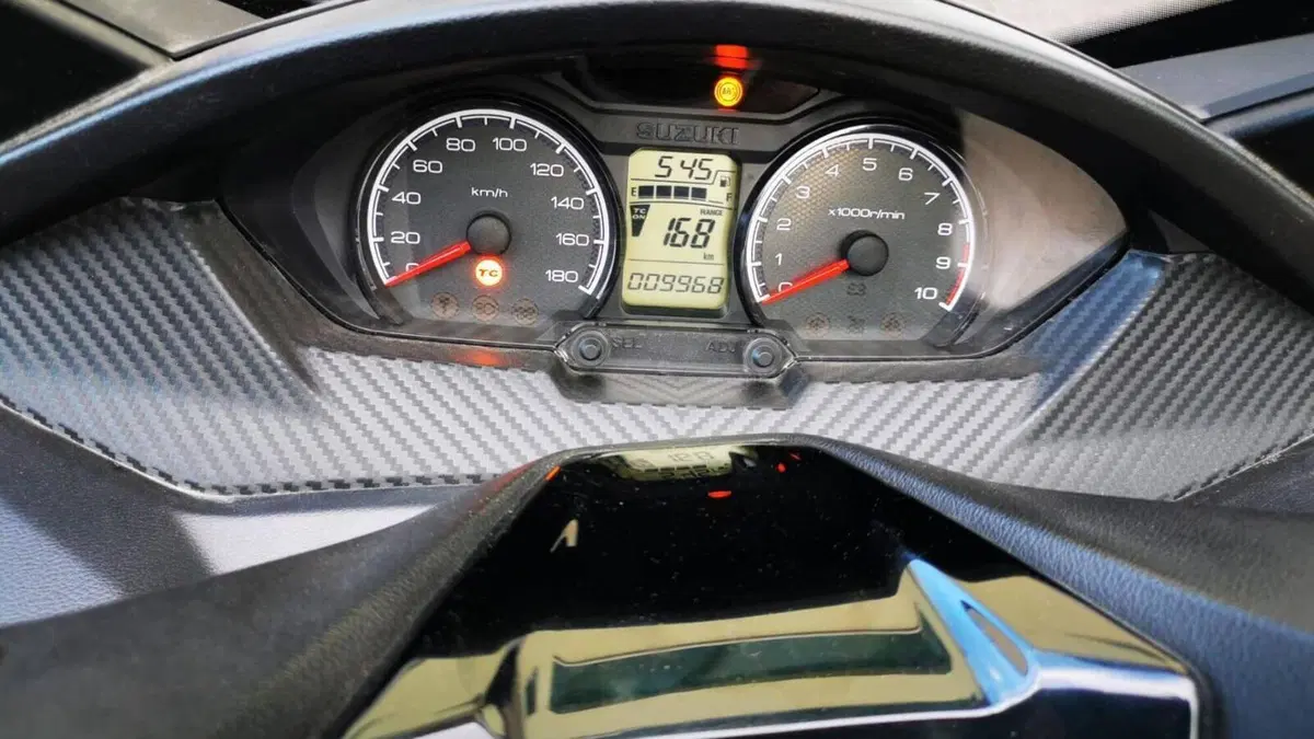 Suzuki Burgman 400 (2022 - 24)  (6)