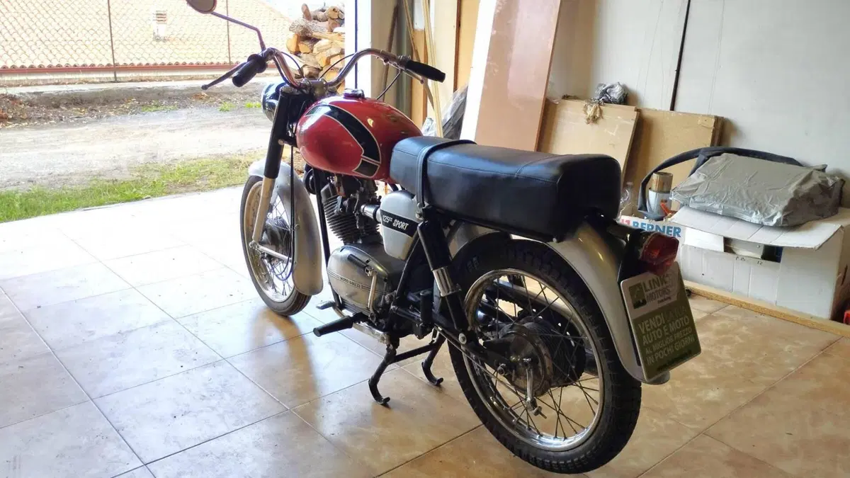 Moto Guzzi   (2)