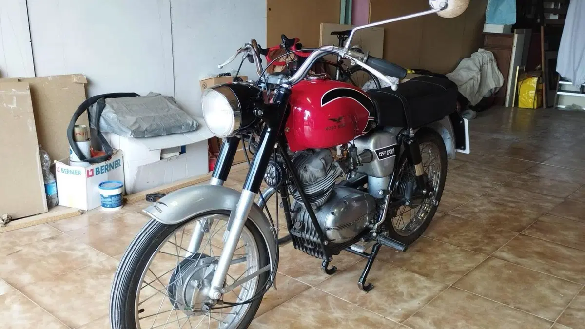 Moto Guzzi   (4)