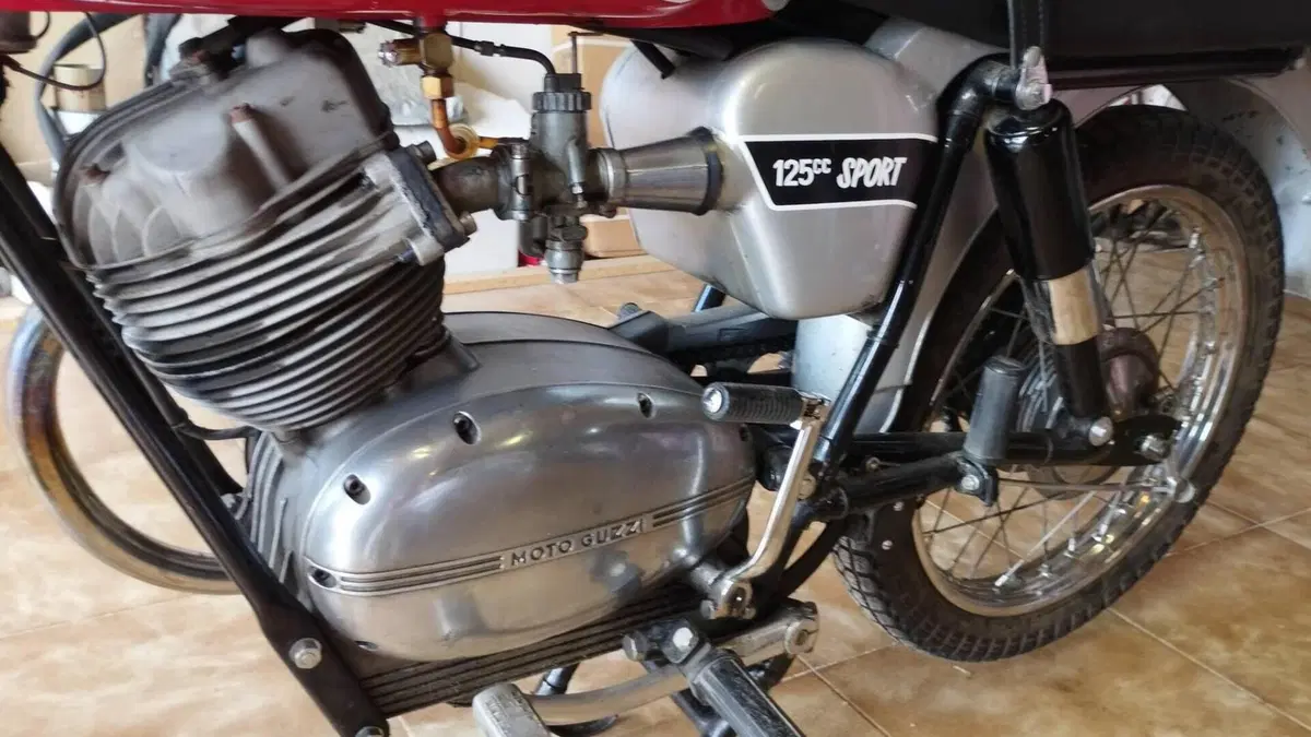 Moto Guzzi   (8)