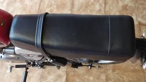 Moto Guzzi   (9)