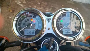 Triumph Bonneville T100 (2021 - 25)  (7)