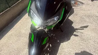 Kawasaki Z 400 (2023) usata