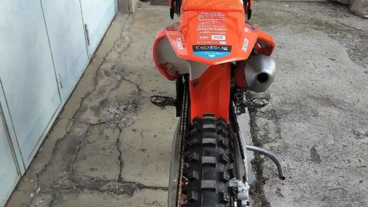KTM 300 SX (2025)  (4)