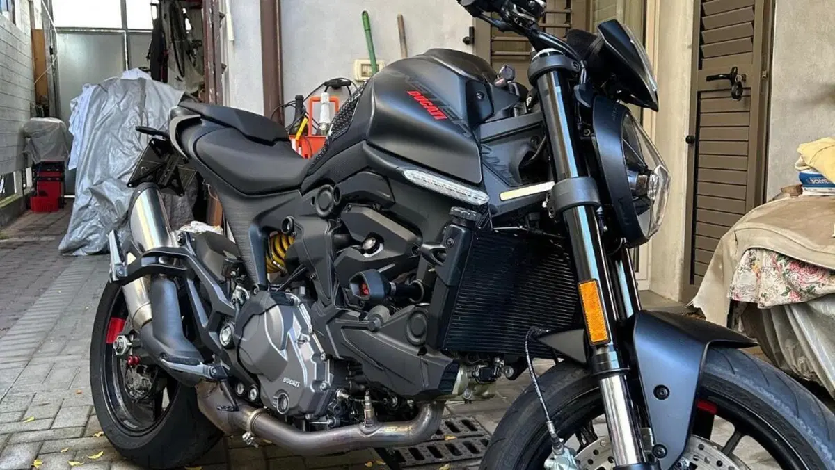 Ducati Monster 937 + (2021 - 25) 