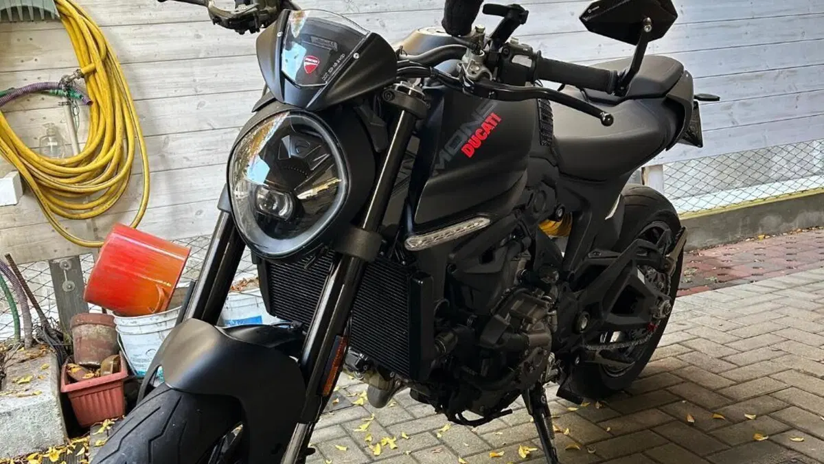 Ducati Monster 937 + (2021 - 25)  (2)